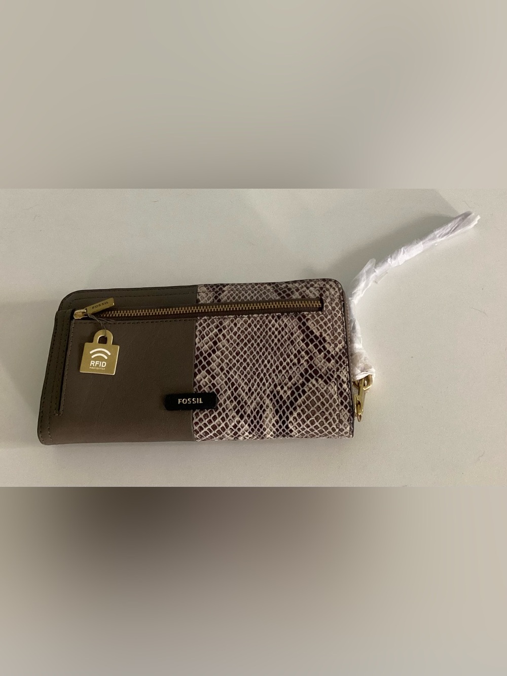 Fossil RFID Protested  Snake-Print Zip Wallet NWT
